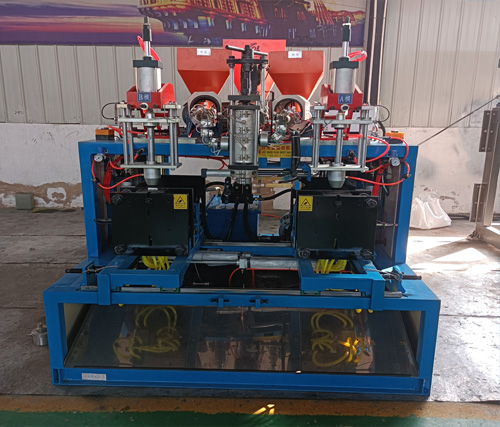35、半自動55型高阻隔吹塑機1.jpg