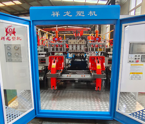23、全自動(dòng)一出四吹瓶機(jī)1.jpg